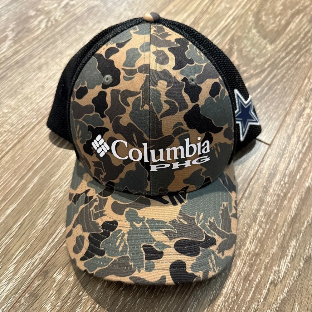 Columbia PHG/Dallas Cowboys Camouflage Cap with Black Mesh Size S/M
